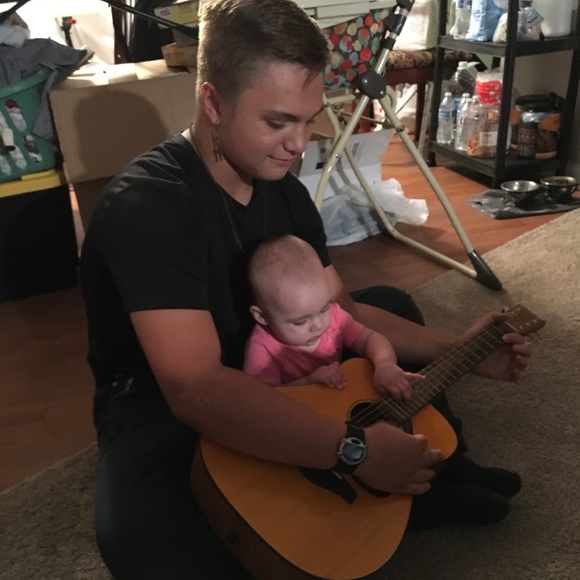 Meet your Posher! - Picture 6 of 8